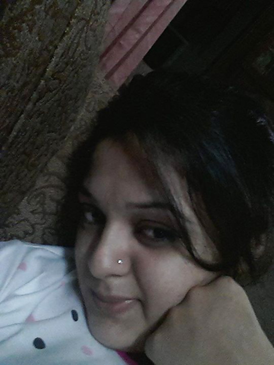 Pirya Khan Nik Name Maya Khan  #34696729