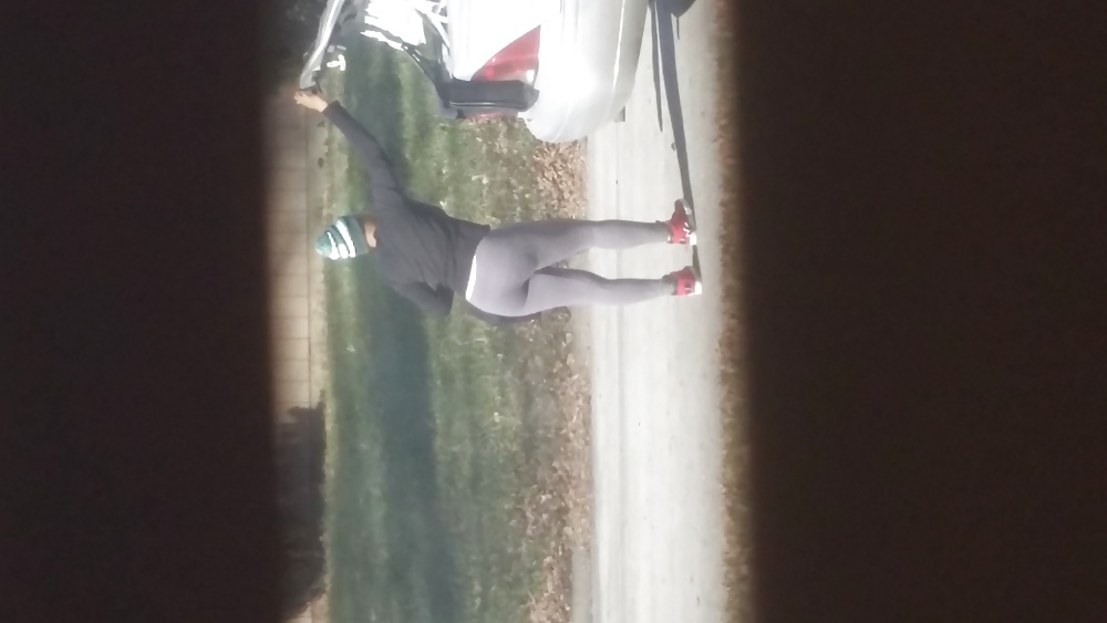 Schöne Saftige Ebenholz Beute In Leggings Nebenan #23307057