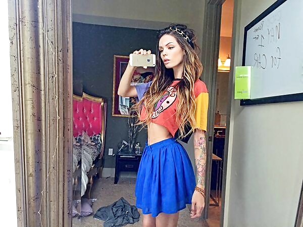 Algo caliente en el look de la basura blanca
 #30649727