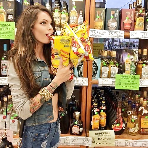 Algo caliente en el look de la basura blanca
 #30649747