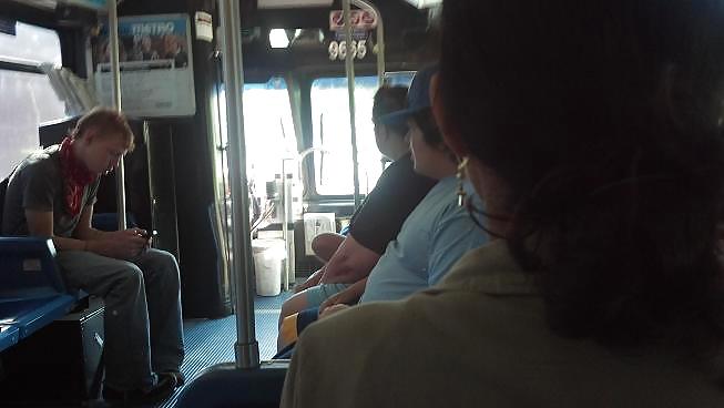 Latina en el autobús 
 #34297894