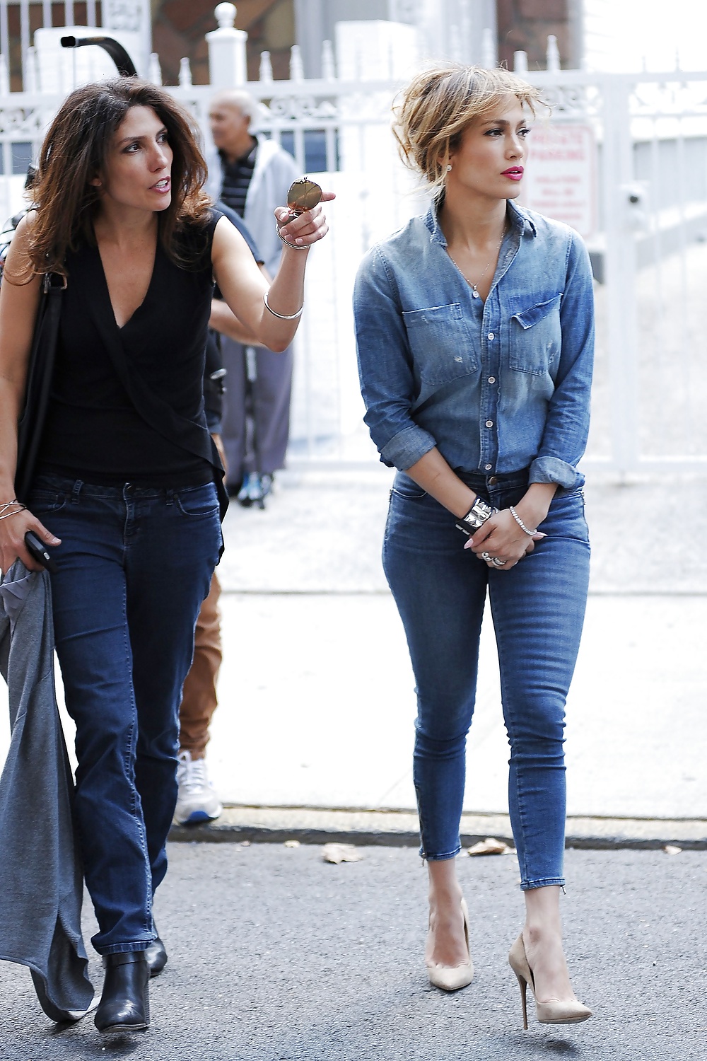 Jennifer Lopez Butin En Jeans #32194200