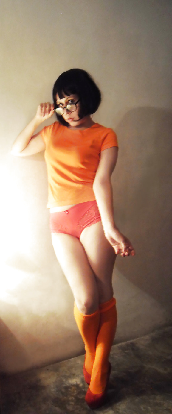 Velma Cosplay (Scooby Doo) #31208323