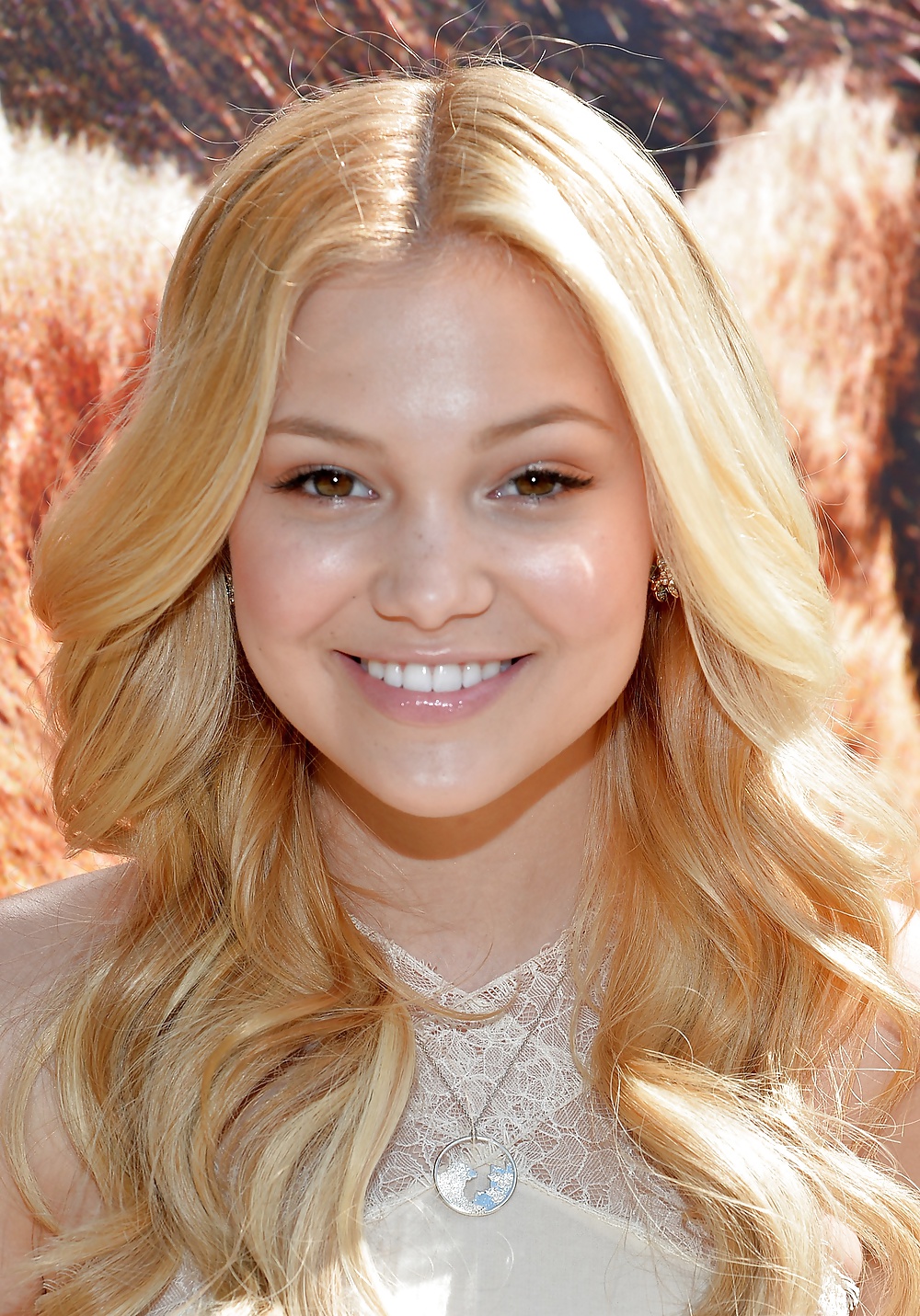 Olivia Holt #2
 #25740106