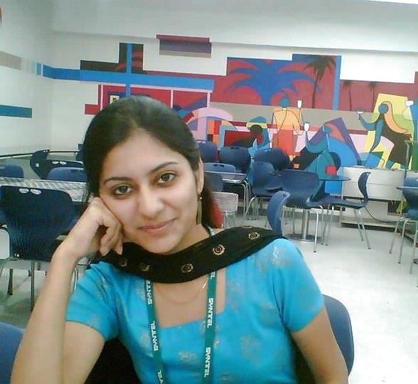 Indian and Pakistani teen slut - stohlen facebook pix #37656271