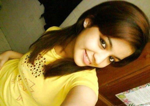 Indian and Pakistani teen slut - stohlen facebook pix #37656279