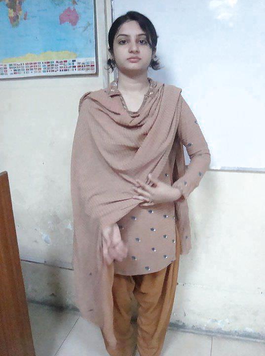Indiana e pakistana teen slut - stohlen facebook pix
 #37656318