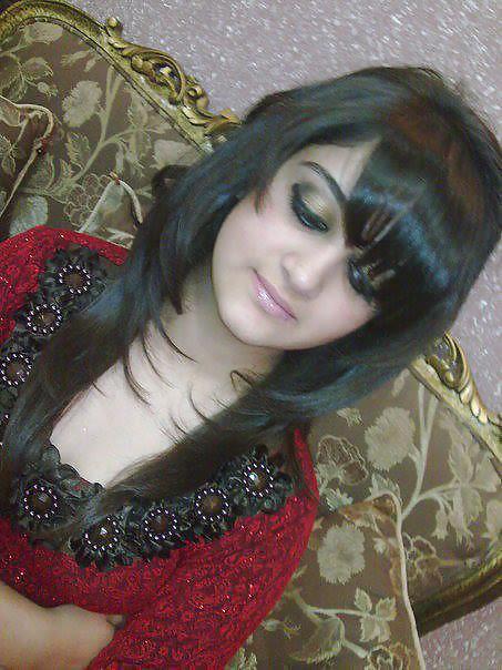 Indian and Pakistani teen slut - stohlen facebook pix #37656352