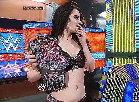 Paige a summerslam pancia molto sexy
 #30603255