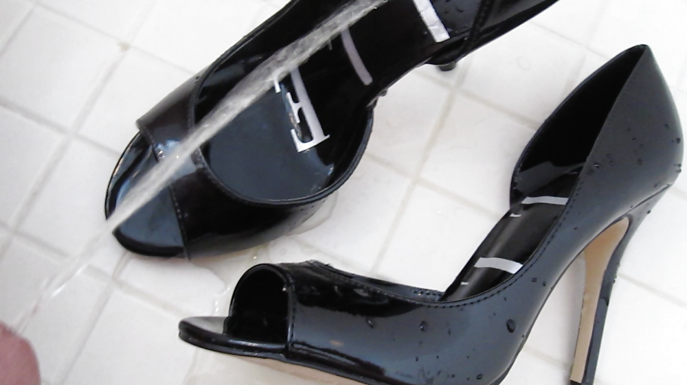 Elle Black Patent High Heels Cummed #28628322