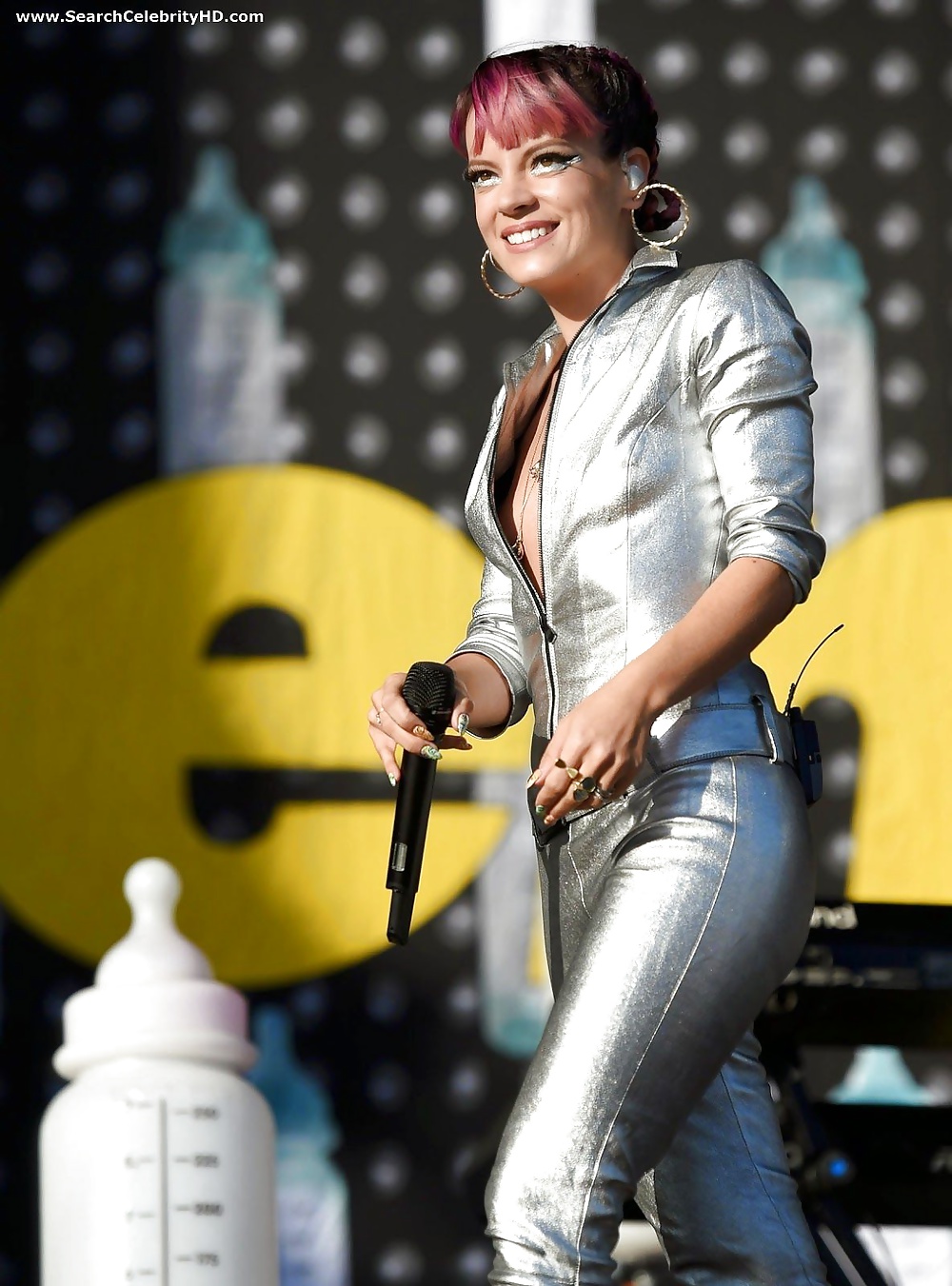 Lily Allen Nipple Slip Onstage At V Festival In London #30692293