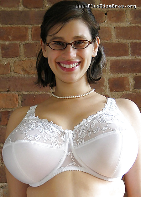 Plus size bra model #28424362