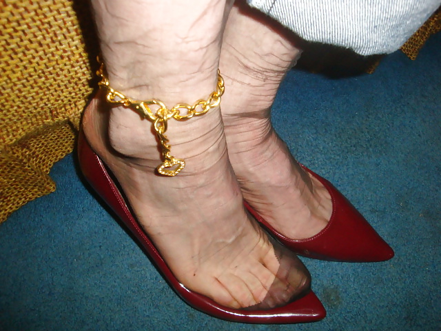 Missy's Full Fashion Foot Tease #41022914