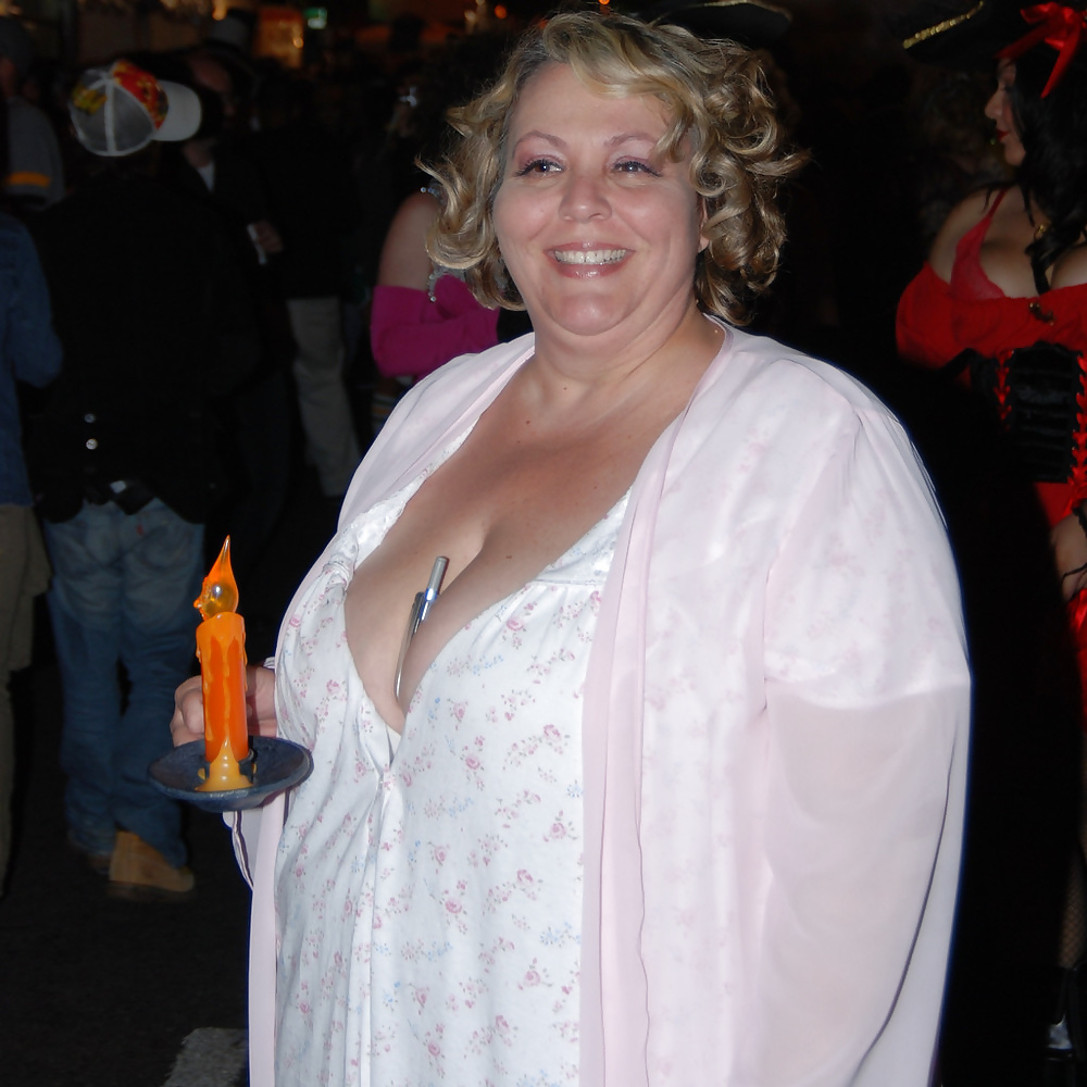 Older, busty and dressed 6.
 #25100426