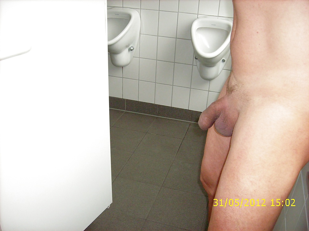 Wichsen in public toilet 4 #27940452
