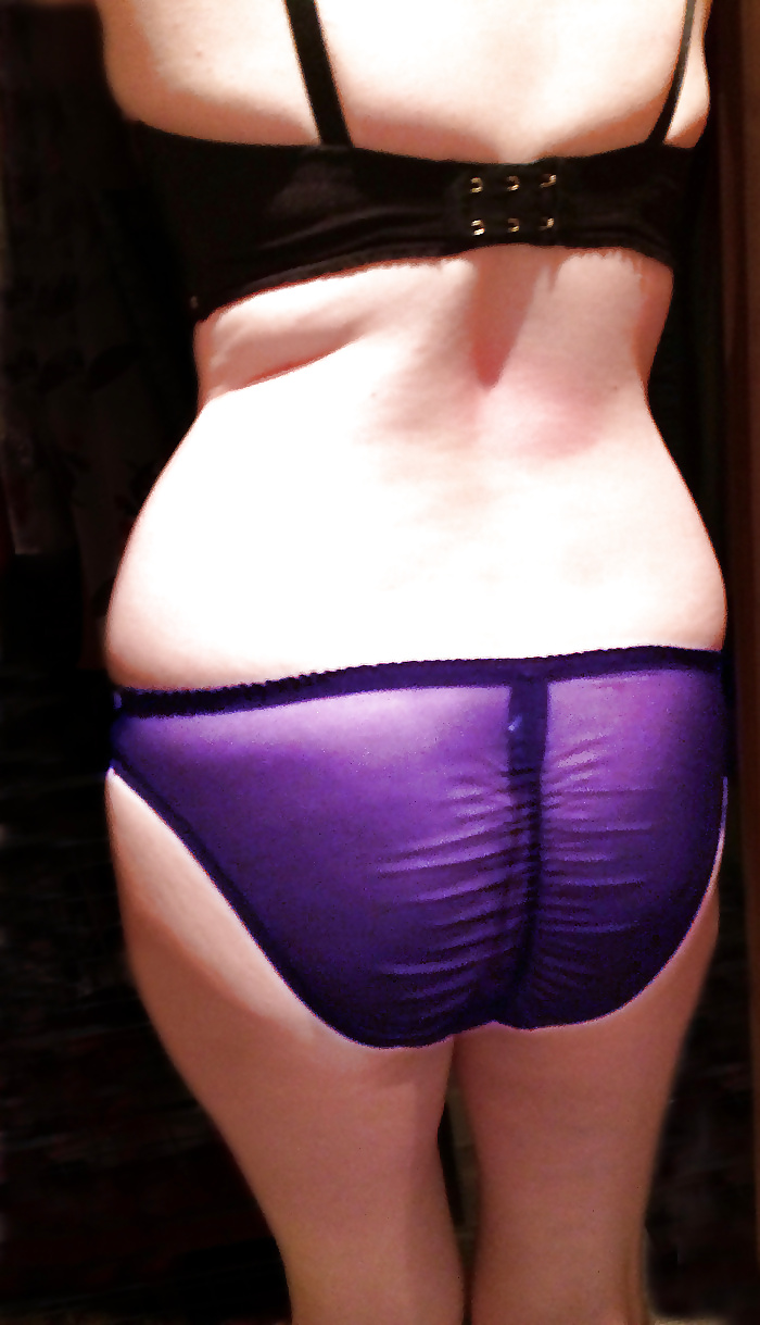 Sexy Women in Lingerie Stockings Panties & Bras #39092251