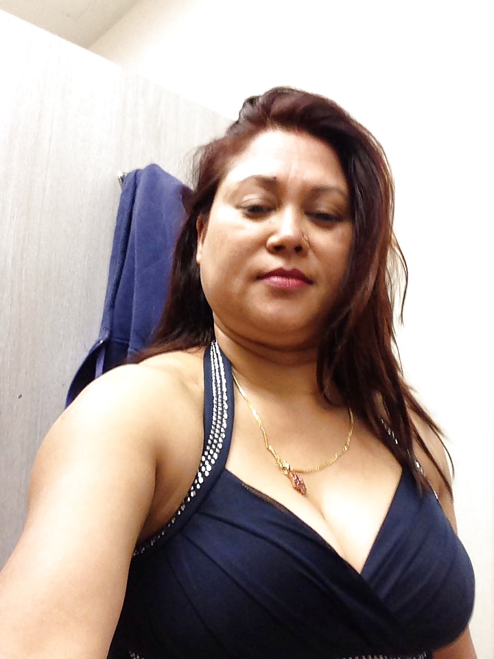 ネパールの超セクシーなおばさん - Radhika Sharma
 #40650879