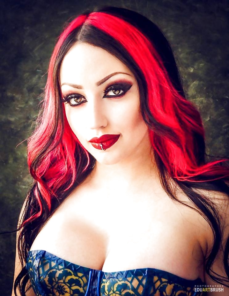 Dani Divine #30744918