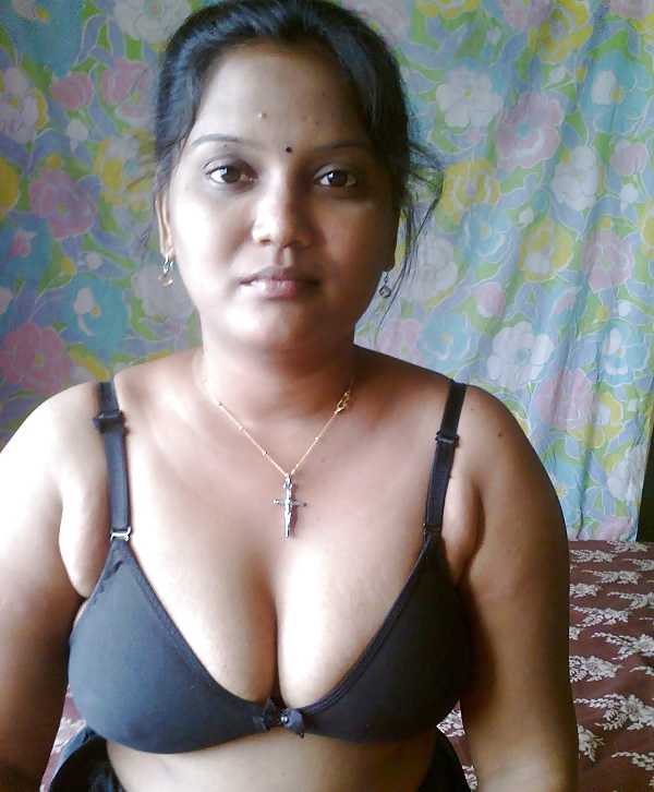 Keerthana from Nellore #32372744