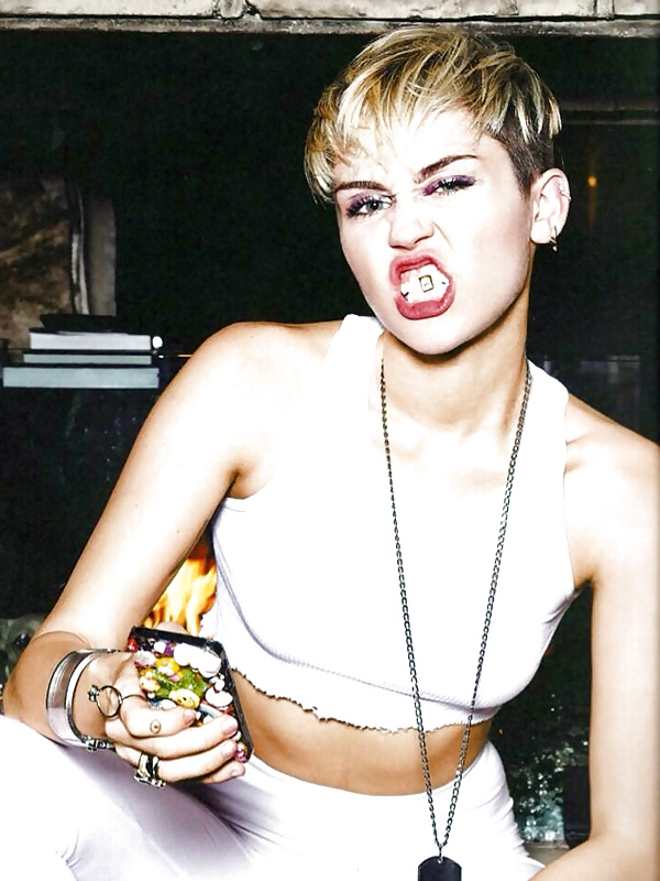 Miley cyrus bangerz tour promos
 #24963659
