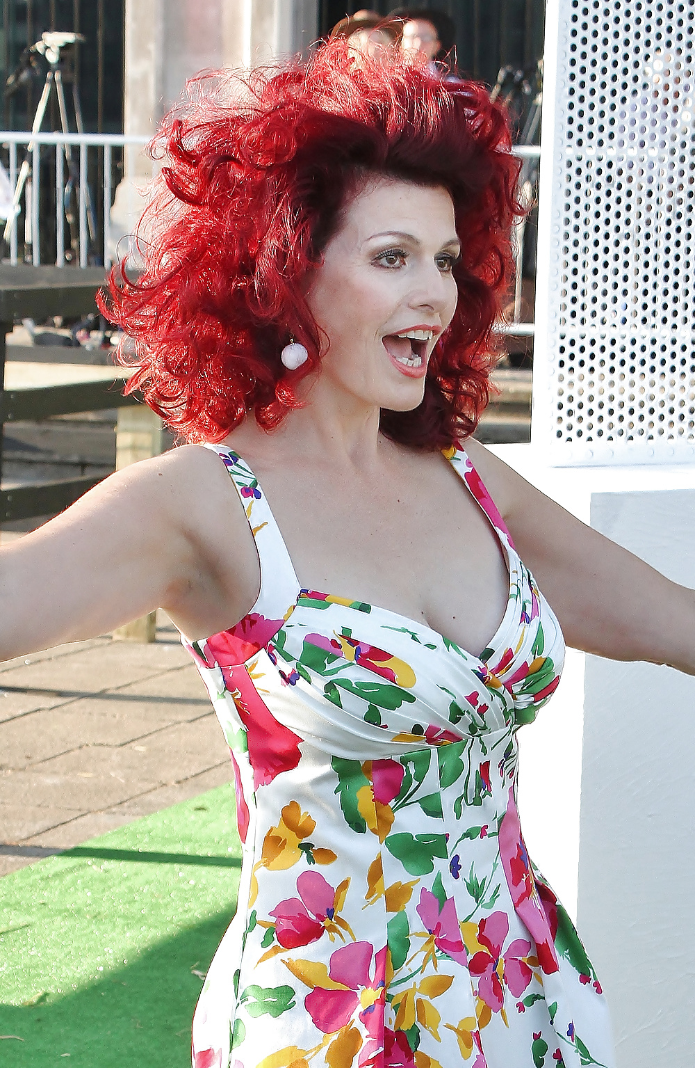 Cleo rocos
 #33484202