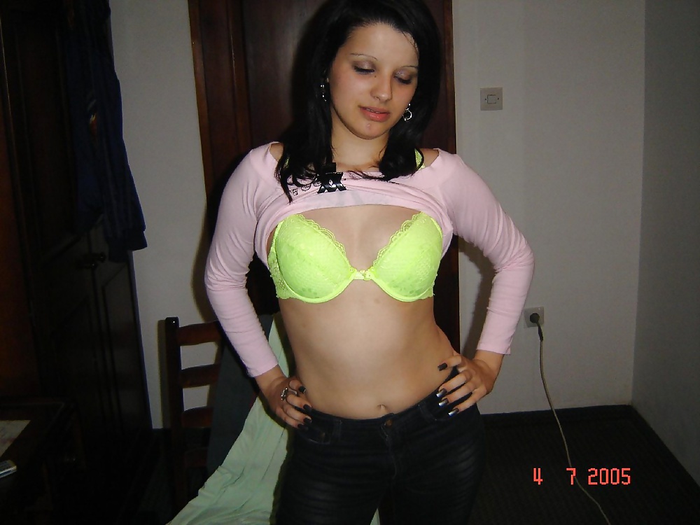 Puttana rumena in motel
 #38630885