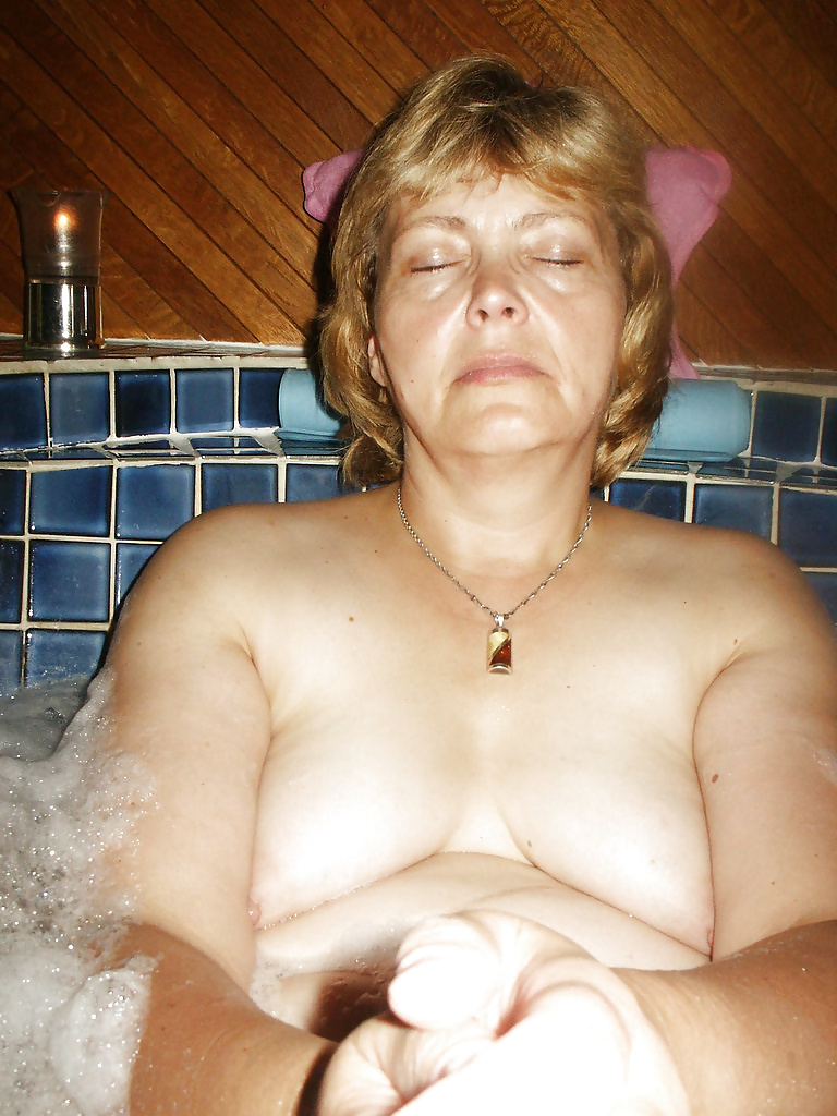 She Doesn't Think She Is Sexy Anymore #31958893