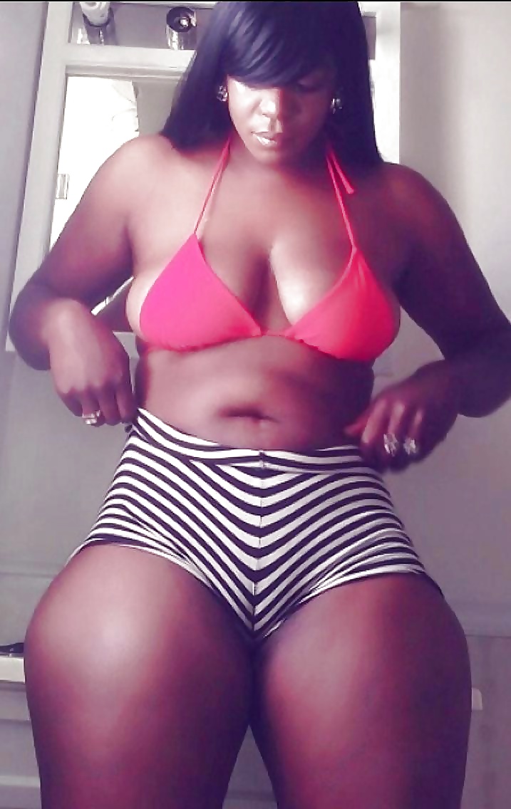 Mamás gruesas
 #40126045