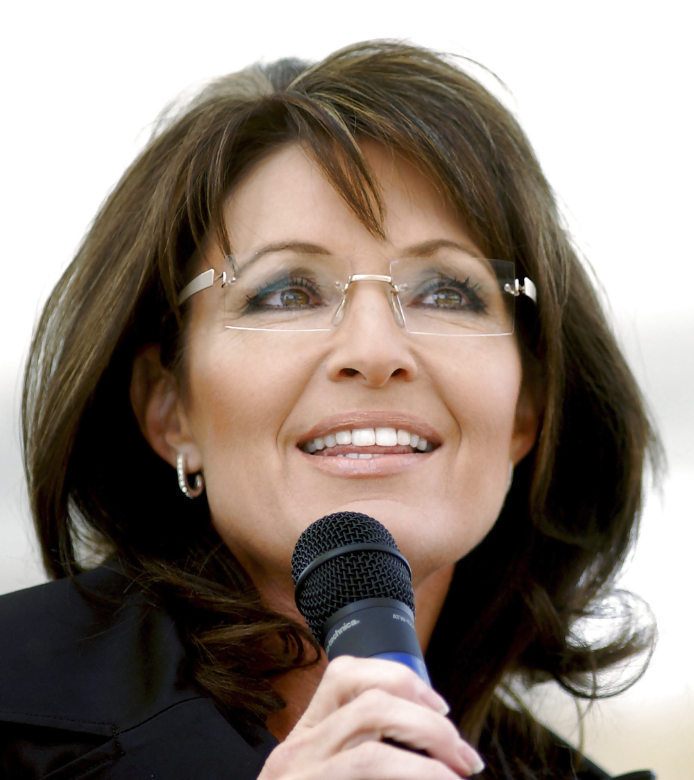 Non posso smettere di masturbarmi con la conservatrice Sarah Palin
 #24576903