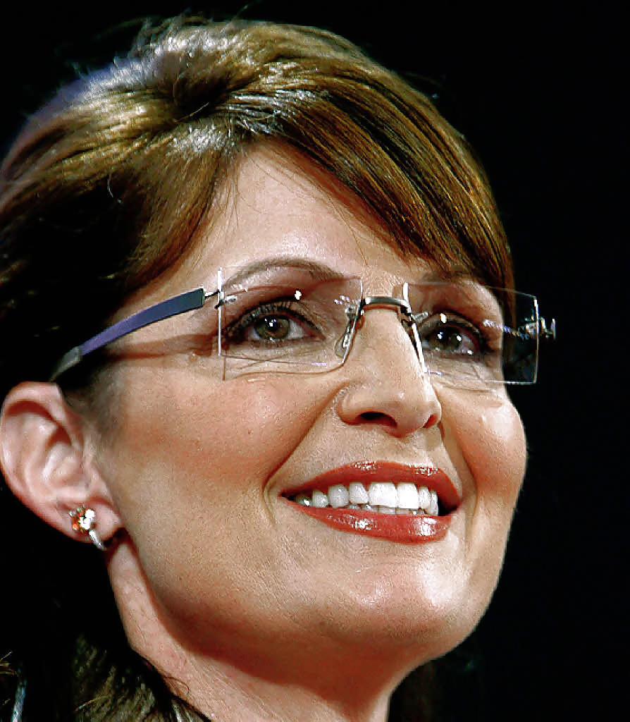 Non posso smettere di masturbarmi con la conservatrice Sarah Palin
 #24576940