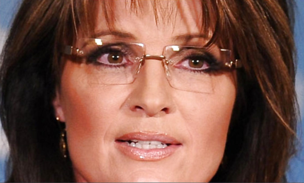 Non posso smettere di masturbarmi con la conservatrice Sarah Palin
 #24576992