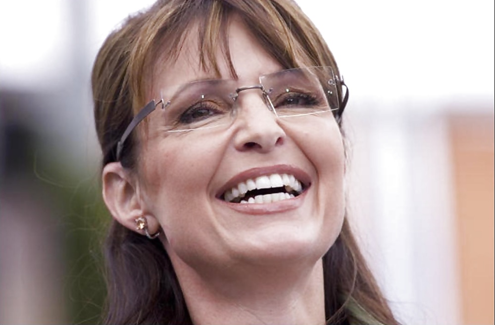 Non posso smettere di masturbarmi con la conservatrice Sarah Palin
 #24577013