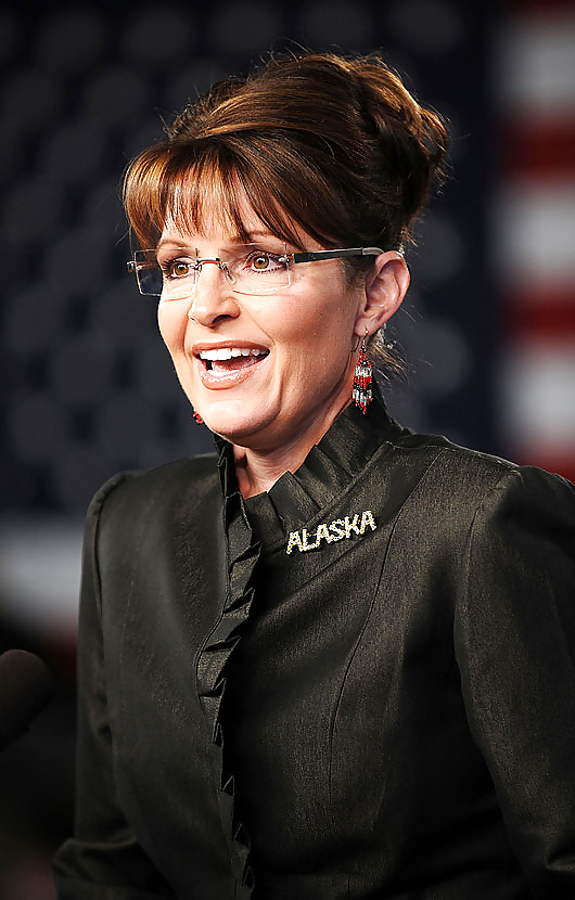 Non posso smettere di masturbarmi con la conservatrice Sarah Palin
 #24577071