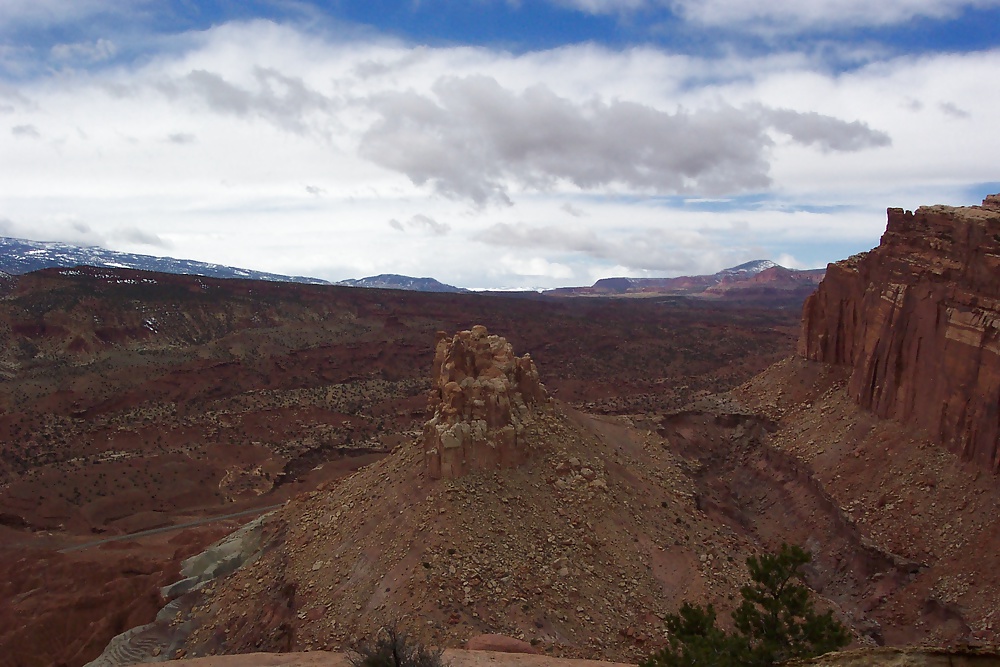 Southern Utah: Capitol Reef, Henry Mountains and the Valley #29640552