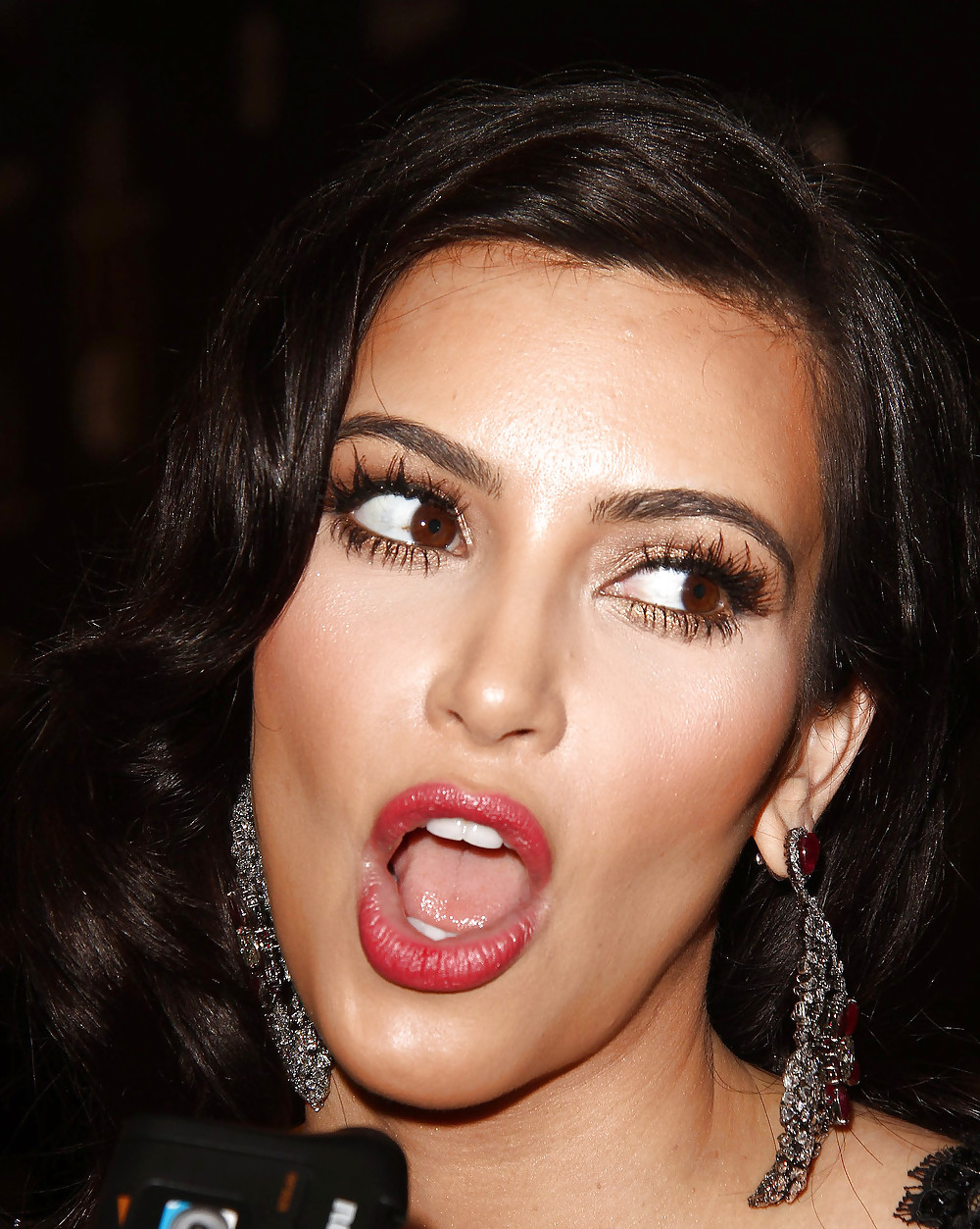 Kim kardashian!!!!
 #25562052