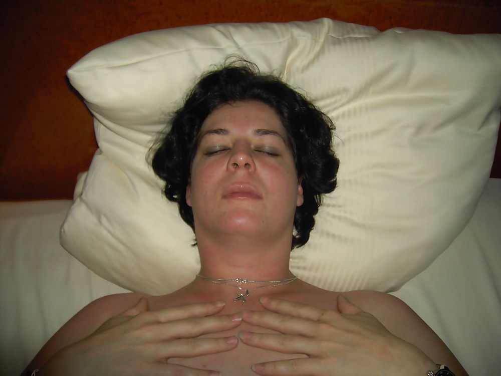 Ronde avec vergeture suce #27991849