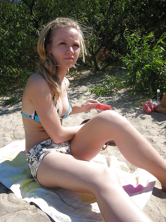 ¡Chicas jóvenes divertidas!
 #40183178