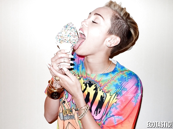 Miley cyrus 1
 #24174752