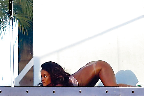 Rihanna Neue Halbnacktfotos! #25642449