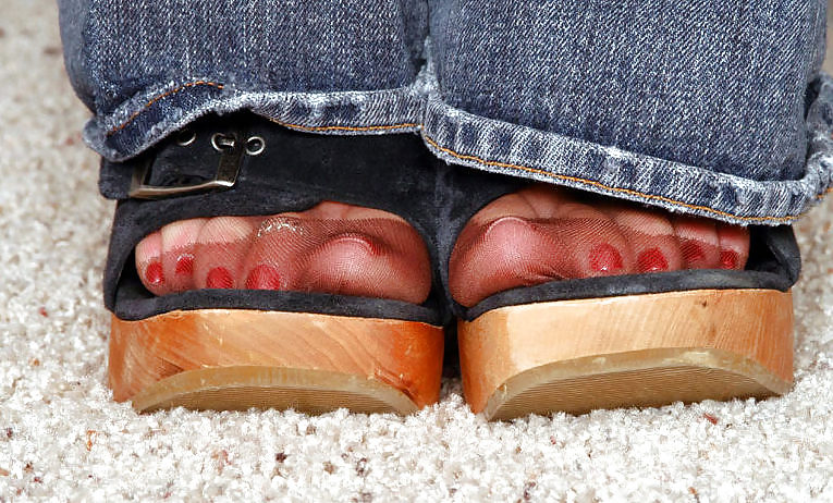 Toes 1 (by tm) #25814276