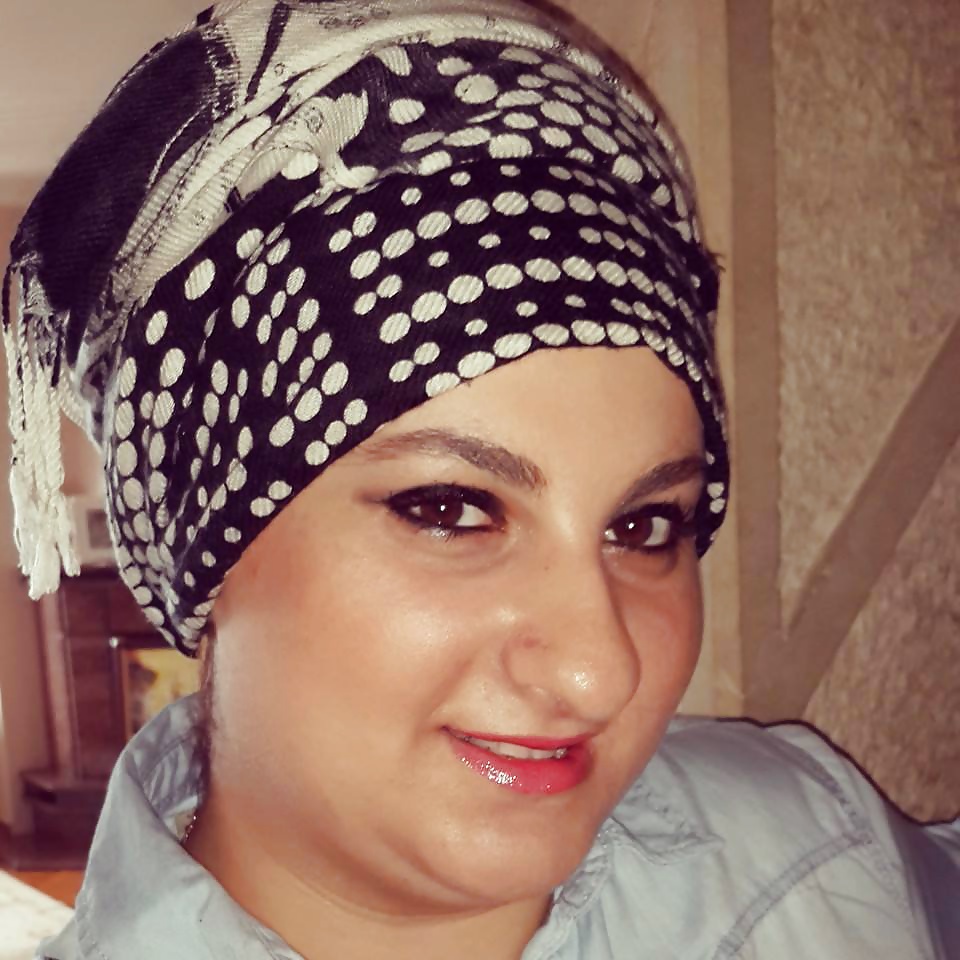 Die Schnittstelle Turbanli Türkisch Hijab Indische Sitzen #31137905