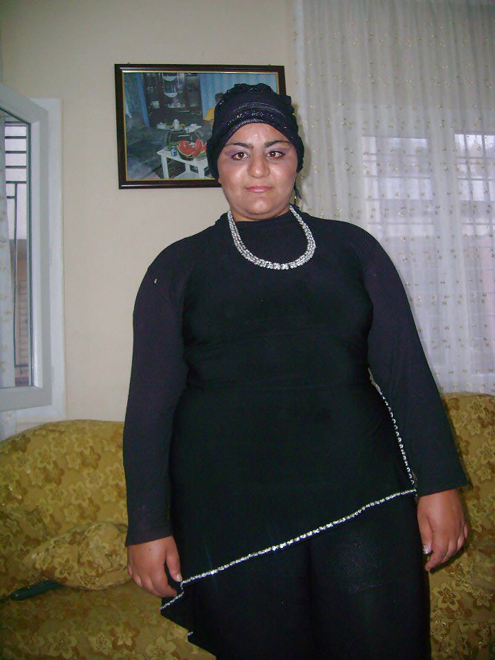 Die Schnittstelle Turbanli Türkisch Hijab Indische Sitzen #31137929