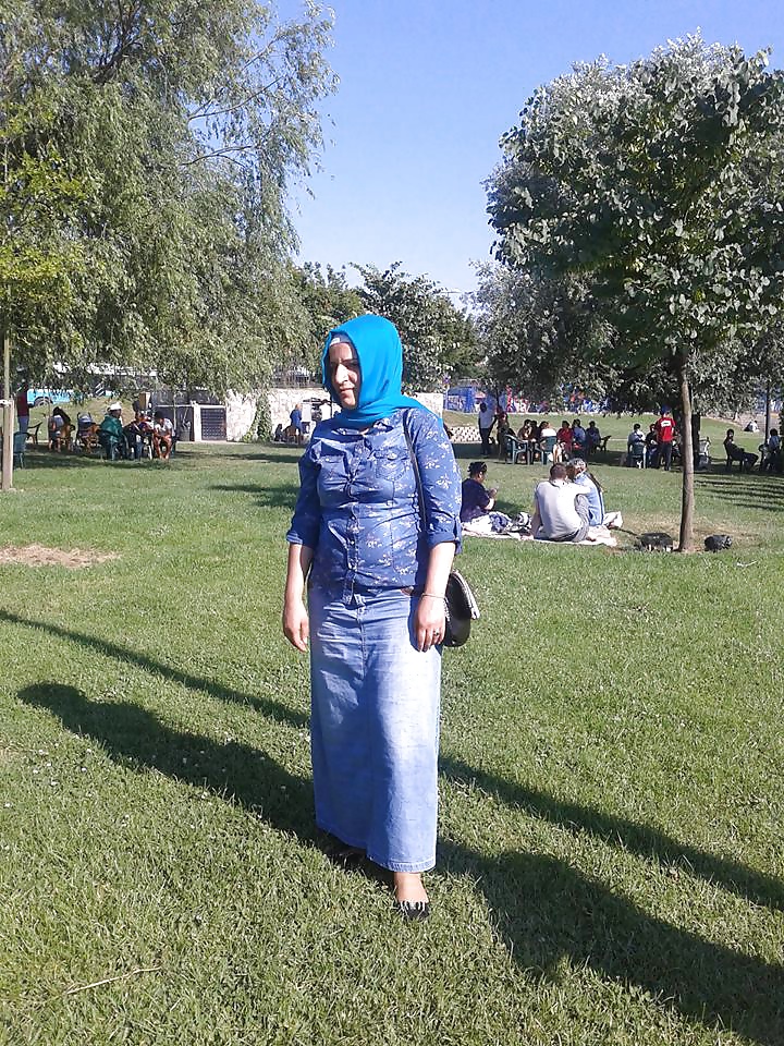 Die Schnittstelle Turbanli Türkisch Hijab Indische Sitzen #31138062
