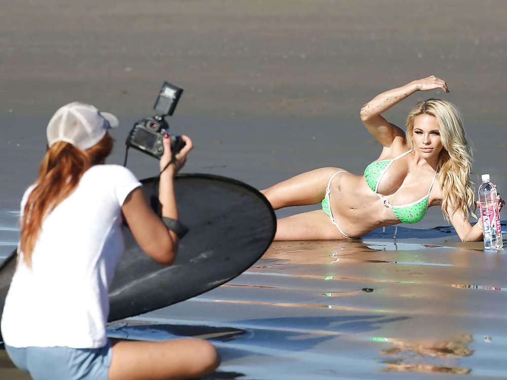 Dani Mathers - Playboy Schlampe Am Strand #36018870
