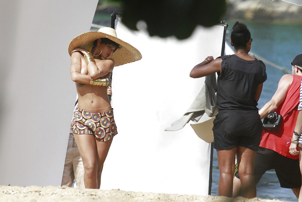 Rihanna vogue photoshoot tetas perfectas
 #34723143
