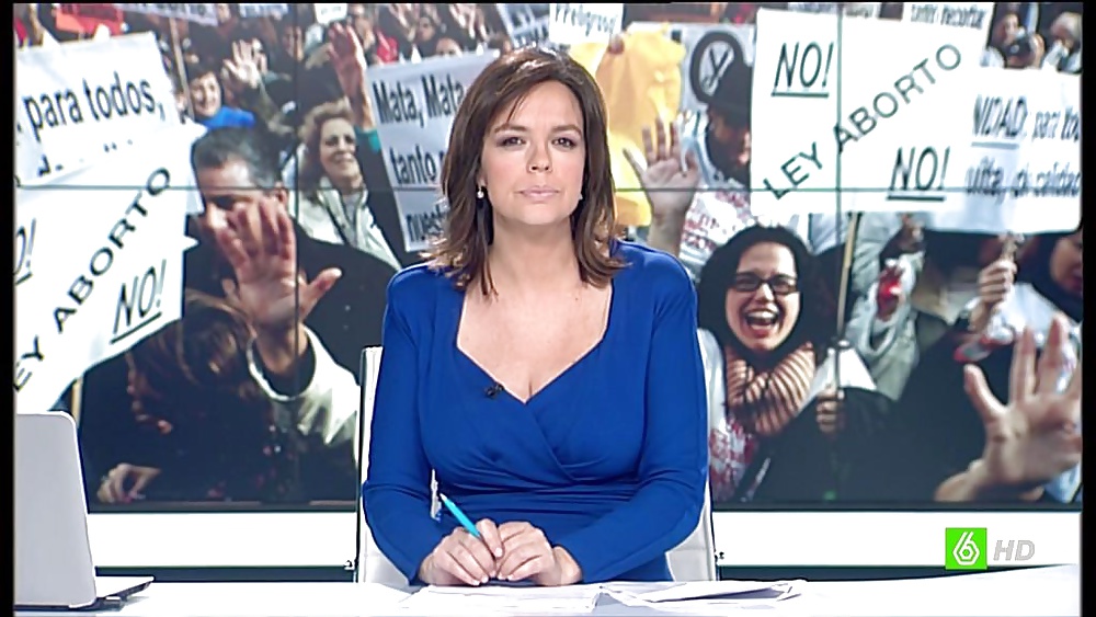 Spanische Frauen Newscasters Große Brüste #40127470
