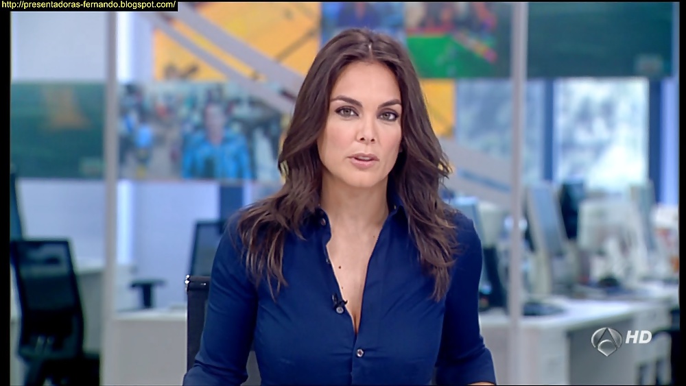 Spanische Frauen Newscasters Große Brüste #40127545