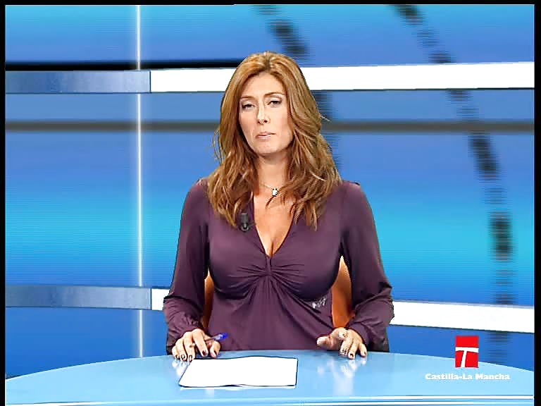 Spanische Frauen Newscasters Große Brüste #40127601