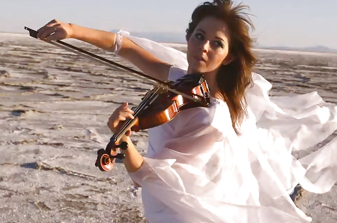 Lindsey stirling 
 #25648815