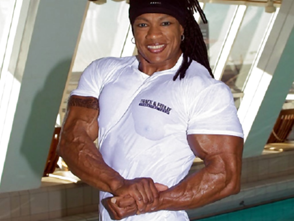 Muscle Queens #34173699